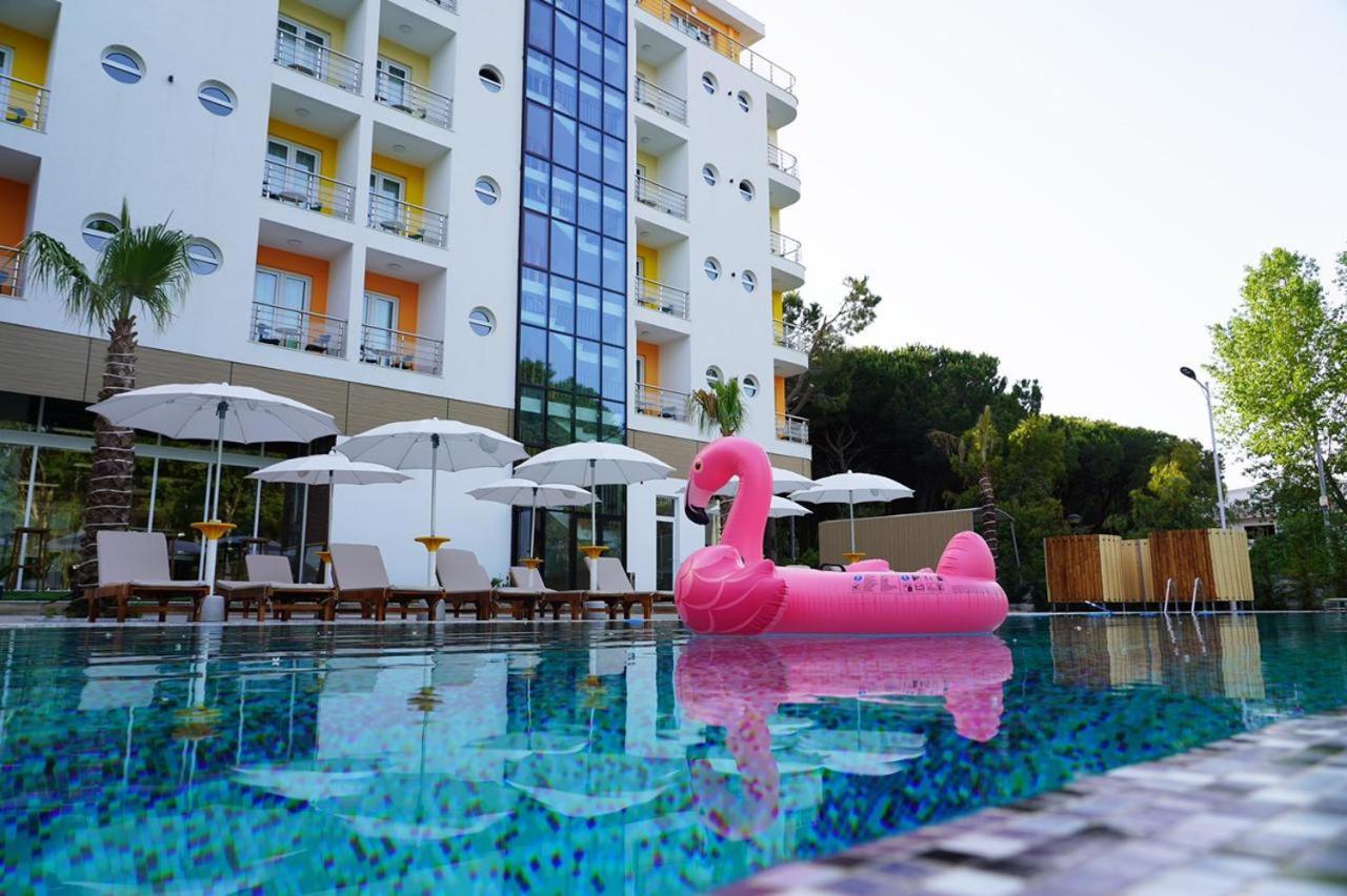 Hotel Monaco & Garden Голем Екстериор снимка